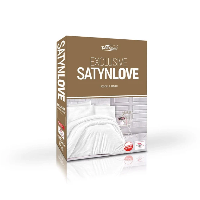 Opakowanie pościeli satynowej 160x200 w kolorze białym, z widocznymi napisami EXCLUSIVE i SATYNLOVE. Z przodu ilustracja przedstawiająca pościel na łóżku, z poduszkami.