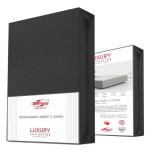 Prześcieradło jersey z elastanem w kolorze czarnym, zapakowane w estetyczne opakowanie. Widoczna etykieta z nazwą Prześcieradło jersey z gumką oraz logo DARYmex. Ujęcie z boku, pokazujące strukturę materiału i wymiary 160x200 cm.