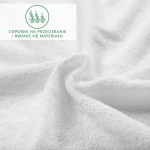 Prześcieradło frotte z gumką w rozmiarze 120x200 w kolorze białym, leżące na tle o gładkiej teksturze. Widoczna faktura materiału, odpornego na przecieranie. Elemeny logo i napisu Odpornie na przecieranie i rwanie się materiału w górnej części kadru.