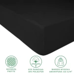 Prześcieradło frotte z gumką w kolorze czarnym, rozmiar 140x200 cm. Złożone, na gładkim tle. Wykonane z materiału o wysokiej gramaturze (155 g/m²), składającego się w 82% z bawełny i 18% z poliestru.
