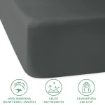 Szare prześcieradło satynowe z gumką o wymiarach 180x200 cm, wykonane z 100% bawełny, o gramaturze 110 g/m². Widoczne krawędzie i gładka faktura materiału, idealne do łóżka.