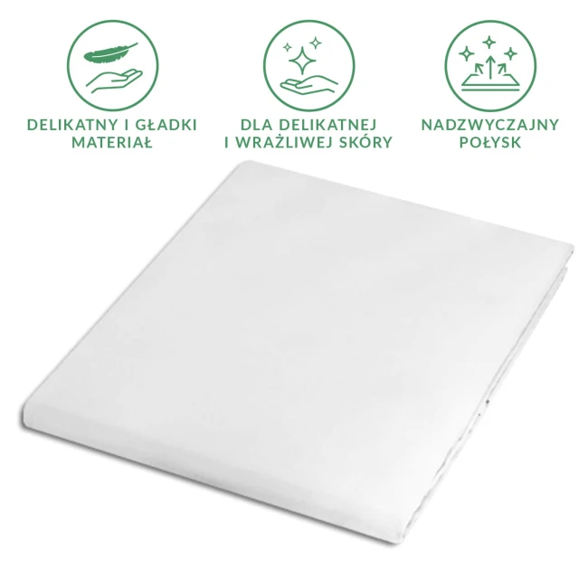 Prześcieradło satynowe bez gumki w kolorze białym, o wymiarach 200x220 cm, leżące na płaskiej powierzchni. Materiał gładki, z delikatnym połyskiem. Widoczne logo i ikony dotyczące jego właściwości. Tło jednolite, białe.