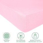 Prześcieradło frotte z gumką 70x140 w kolorze jasnego różu, leżące na prostej powierzchni. Widoczna struktura materiału, złożona z 82% bawełny i 18% poliestru.