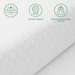 Ochraniacz na materac 110x200 pikowany SOFT-TOUCH w kolorze białym. Materiał z teksturą w drobne heksagony, wysokiej jakości, gramatura 275 g/m². Produkt premium, idealny do ochrony materaca.