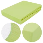 Prześcieradło jersey z gumką 120x200 w kolorze limonkowym, rozłożone, z widocznymi szczegółami na brzegach. Zbliżenie na fakturę materiału oraz gumkę. Gładka, elastyczna tkanina, idealna do użytku domowego.