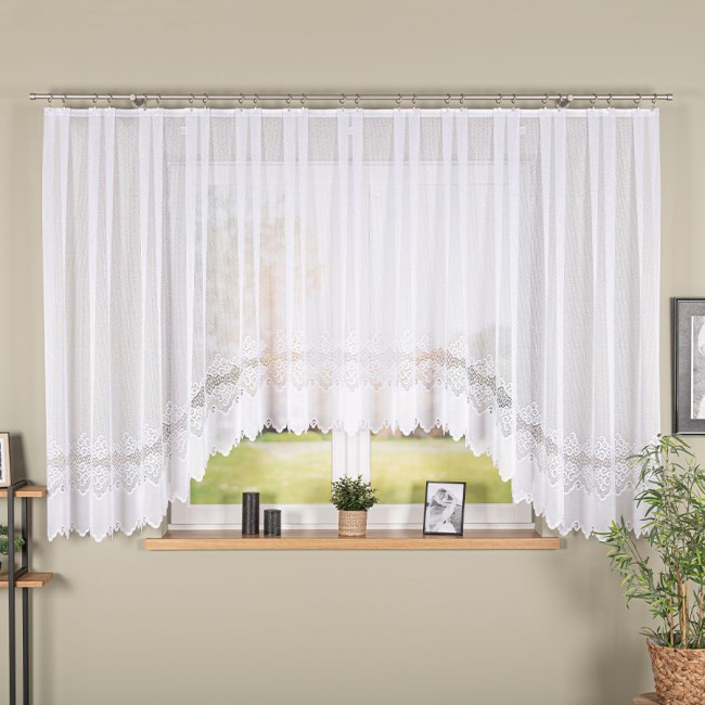  Delikatna gotowa firanka o wymiarach 400x160 cm 