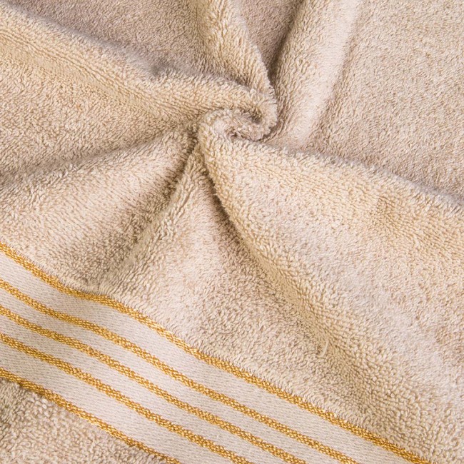 Komplet ręczników z bawełny w eco pudełku kolor beżowy z bordiurą w złote paski 500 g/m2 TIWANO 2 kpl.
