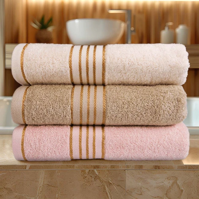Komplet ręczników z bawełny w eco pudełku krem i jasny turkus z bordiurą w złote paski 500 g/m2 TIWANO 4 kpl.