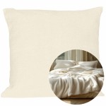 Poszewka frotte 80x80 cm w kolorze ecru, wykonana z miękkiego materiału, o gładkiej fakturze. Widoczny detal tkaniny, położona na jasnym tle, idealna do aranżacji sypialni.