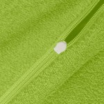 Zielona poszewka frotte 40x80 cm z białym zamkiem błyskawicznym. Widoczna struktura materiału z miękkim, teksturowanym wykończeniem. Ujęcie z bliska, pokazujące detal zamka. Idealna do dekoracji poduszek.