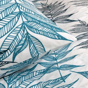 Pościel bawełniana 200x220 Amazoni biała w dekoracyjne niebieskie liście, Cottonlove Exclusive