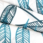 Pościel bawełniana 200x220 Amazoni biała w dekoracyjne niebieskie liście, Cottonlove Exclusive