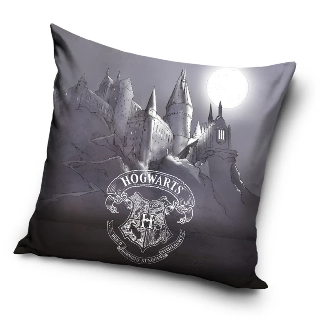  Szara poszewka Harry Potter z zamkiem Hogwart, księżycem i herbem szkoły czarodziejów 