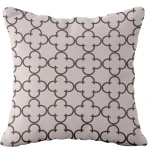Poszewka dekoracyjna 43x43 beżowa, w brązowy ornament